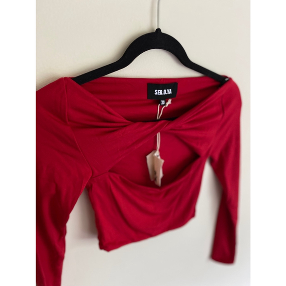 Ser.o.ya Artemis Top Red Cut Out Long Sleeve Crop NWT XS - Picture 3 of 5